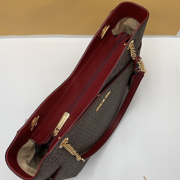 MICHAEL KORS 
Jet Set Large Logo Tote Shoulder Bag
COLOR DARK CHERRY
NWT - Picture 10 of 16